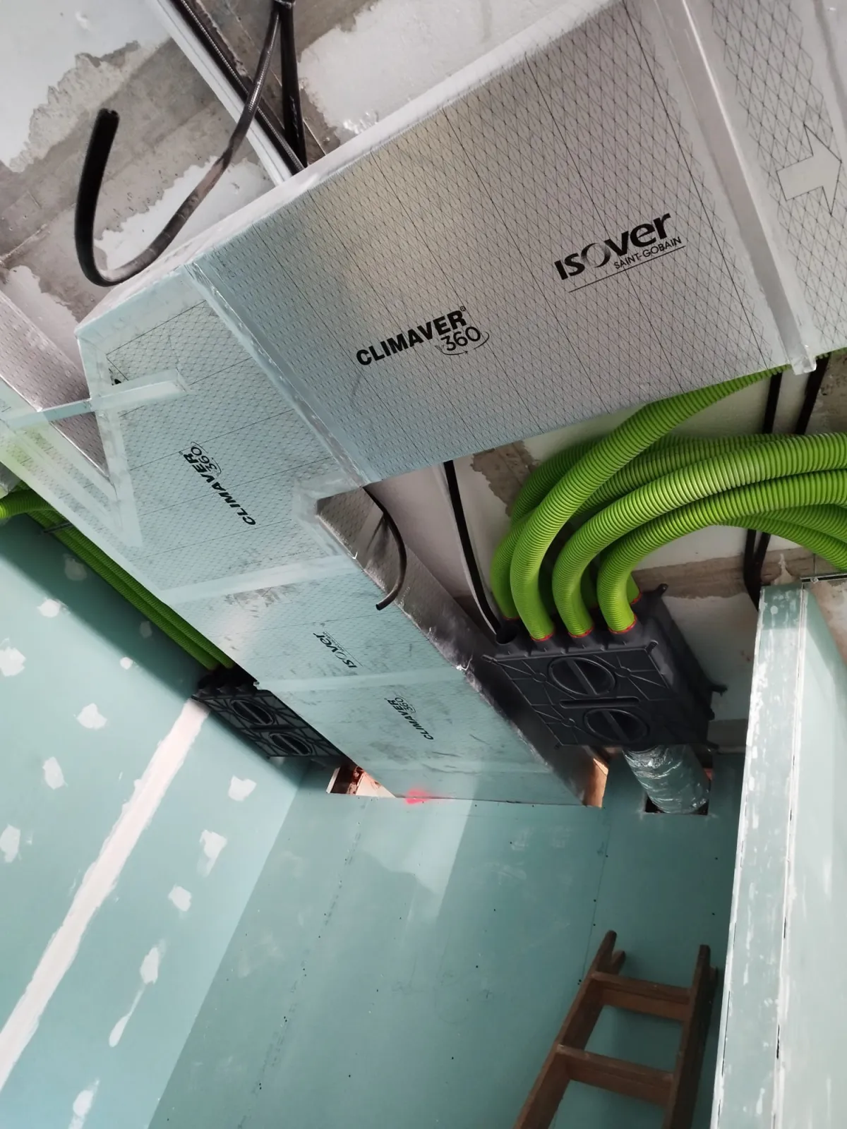 Caja de distribución de aire integrada en un techo